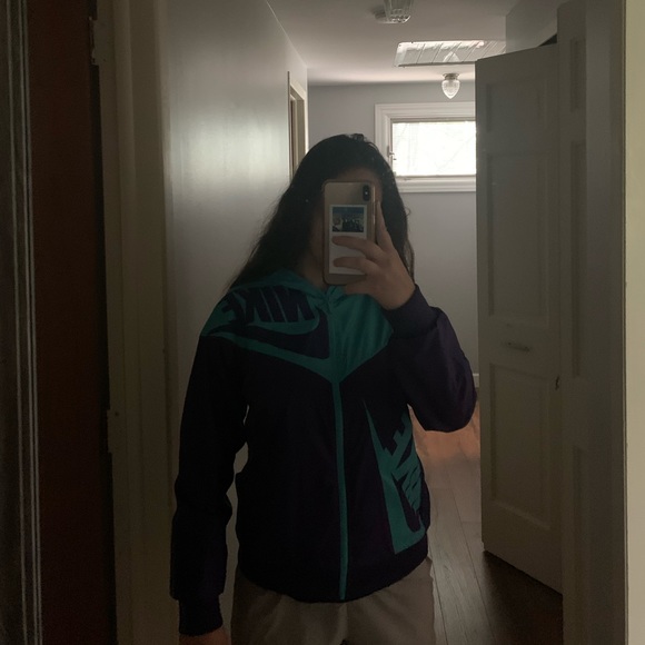 Nike Windbreaker - Picture 2 of 7